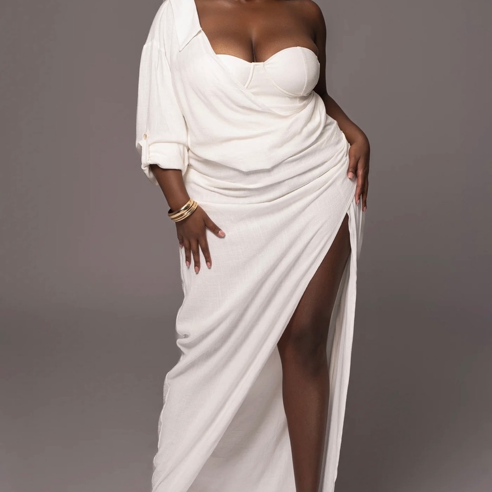 White Evita linen dress from Jluxlabel.  Never worn, NWT!  14/16